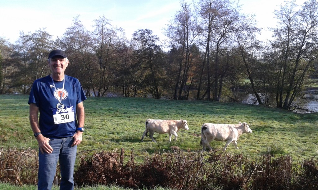 Titi, derrière 2 participantes du marathon du Charolais...